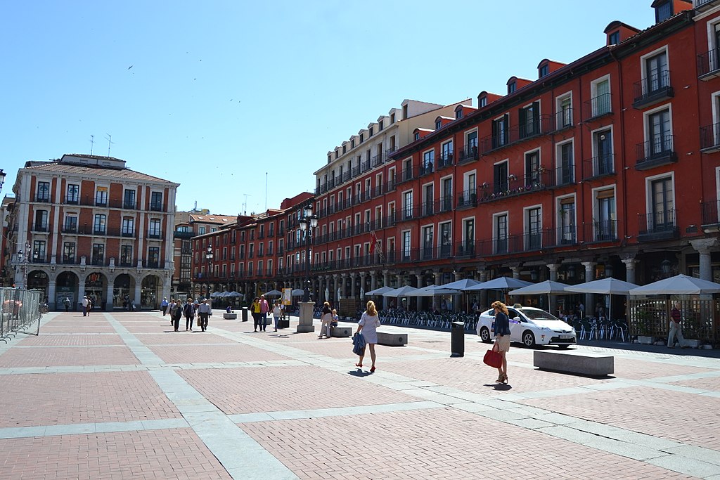 The Plaza mayor in Volladolid is another one of Spain's Many Plazas