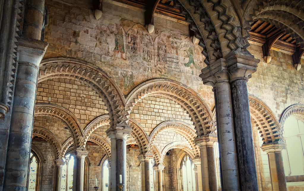 Romanesque columns often had simple geometric capitals. 
