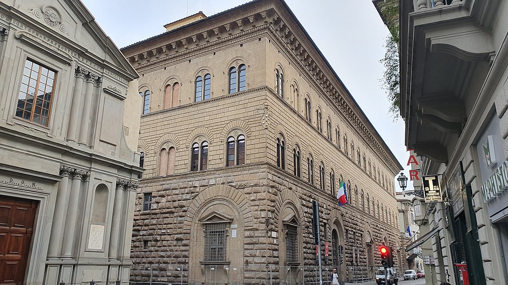 Palazzo Medici is built with a distinct stone pattern that has been repeated countless times throughout history. 