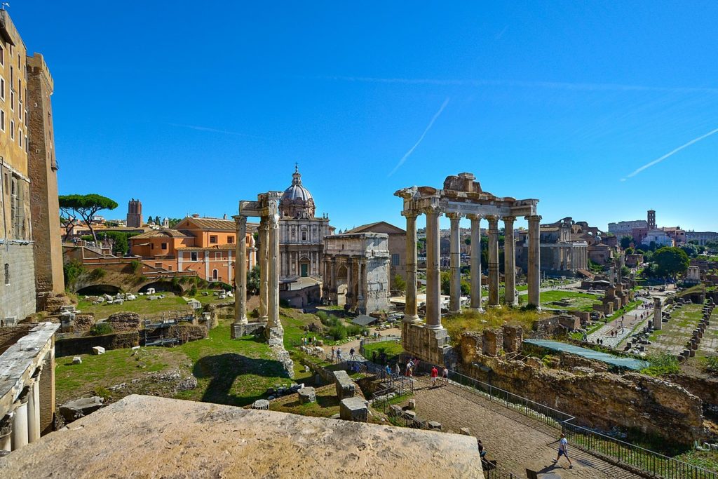 Image of the Forum of Rome, the arch of Septimius Severus can be seen in the middle of the photo.