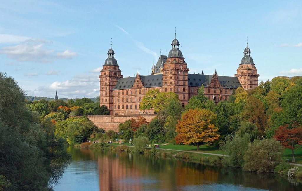 The Schloss Johannisburg is a renaissance era palace located in Bararia. Its a great example of Bavarian Renaissance Architecture. 
