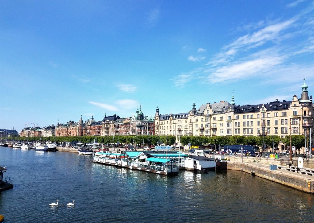 Strandvägen is a busy street in Stockholm that is filled with many incredible works of architecture. 