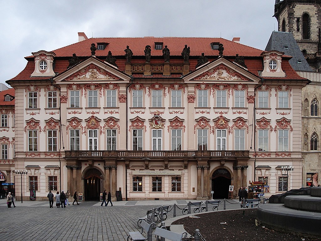 Kinsky palace is one of many Baroque Buildings located in Prague. 