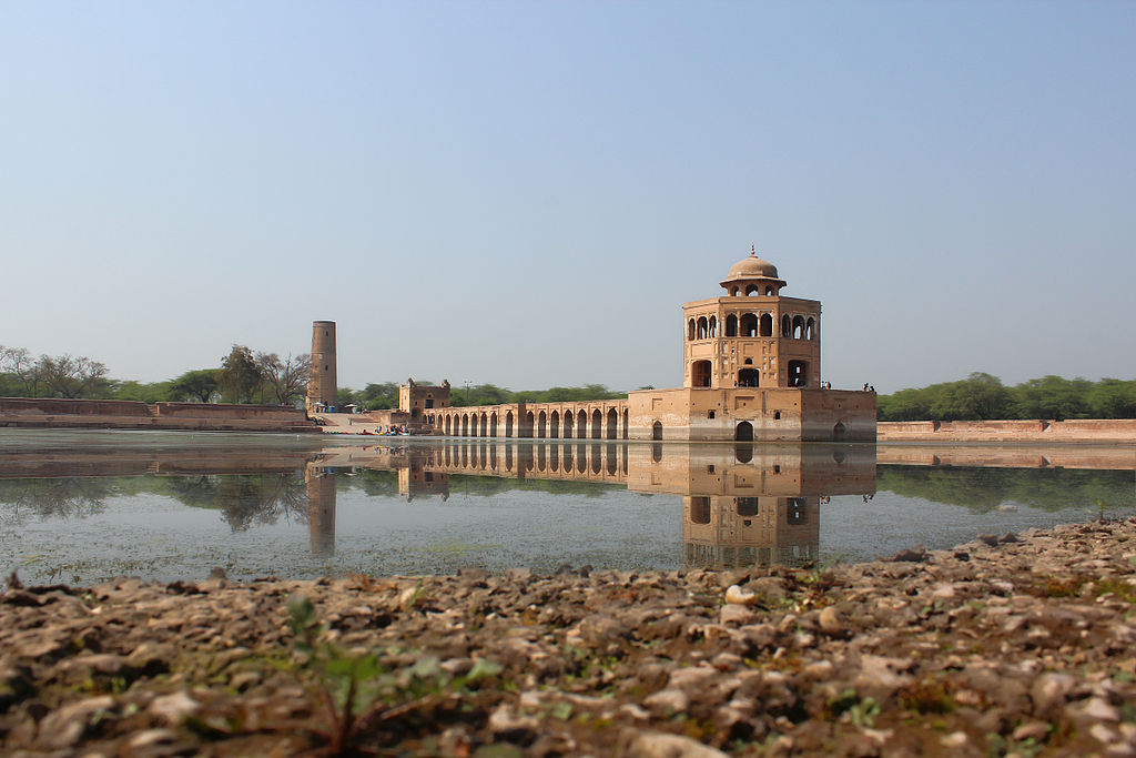 The Hiran Minar is one of several works of Mughal Architecture that was connected to nature and the surrounding landscape. 