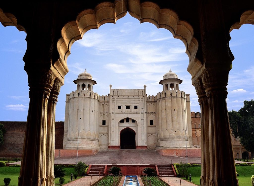 The Lahore Fort is one of the many great works of Mughal Architecture within the city of Lahore Pakistan. 