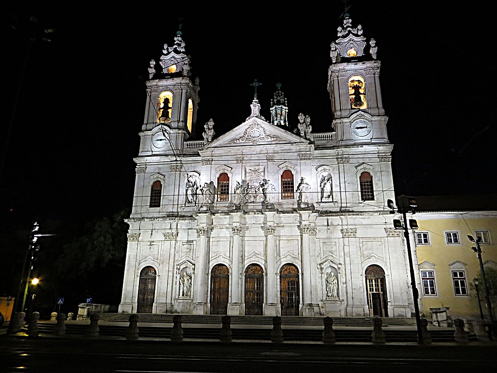 The Estrela Basilica is a great example of Baroque Architecture within Lisbon. 
