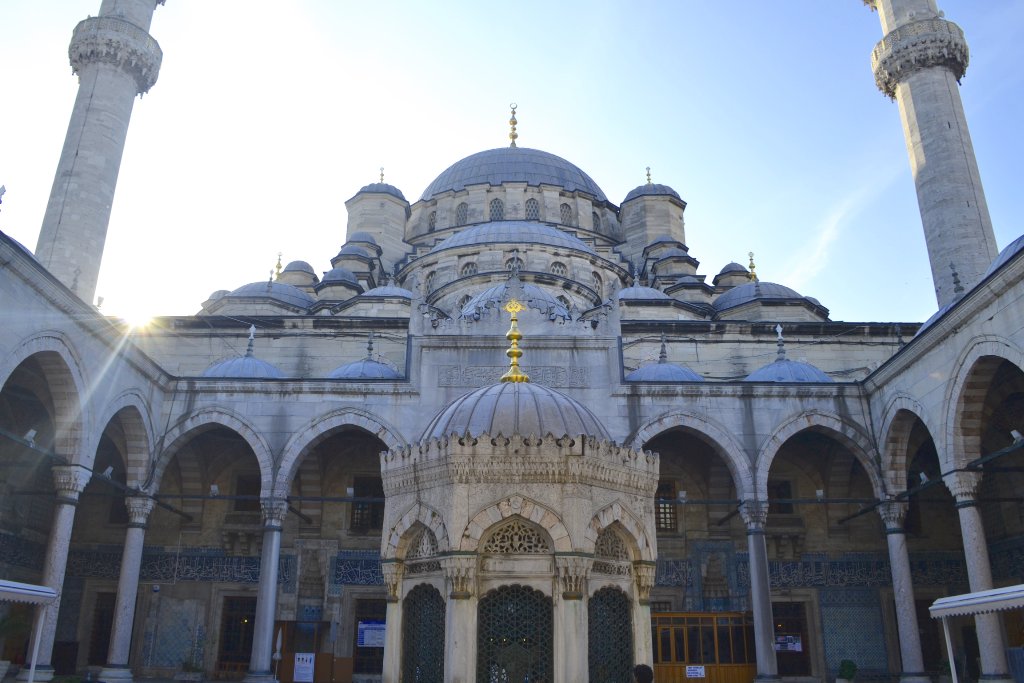 The New Mosque is an important Ottoman Mosque and one of several impressive works of Islamic Architecture within Istanbul. 