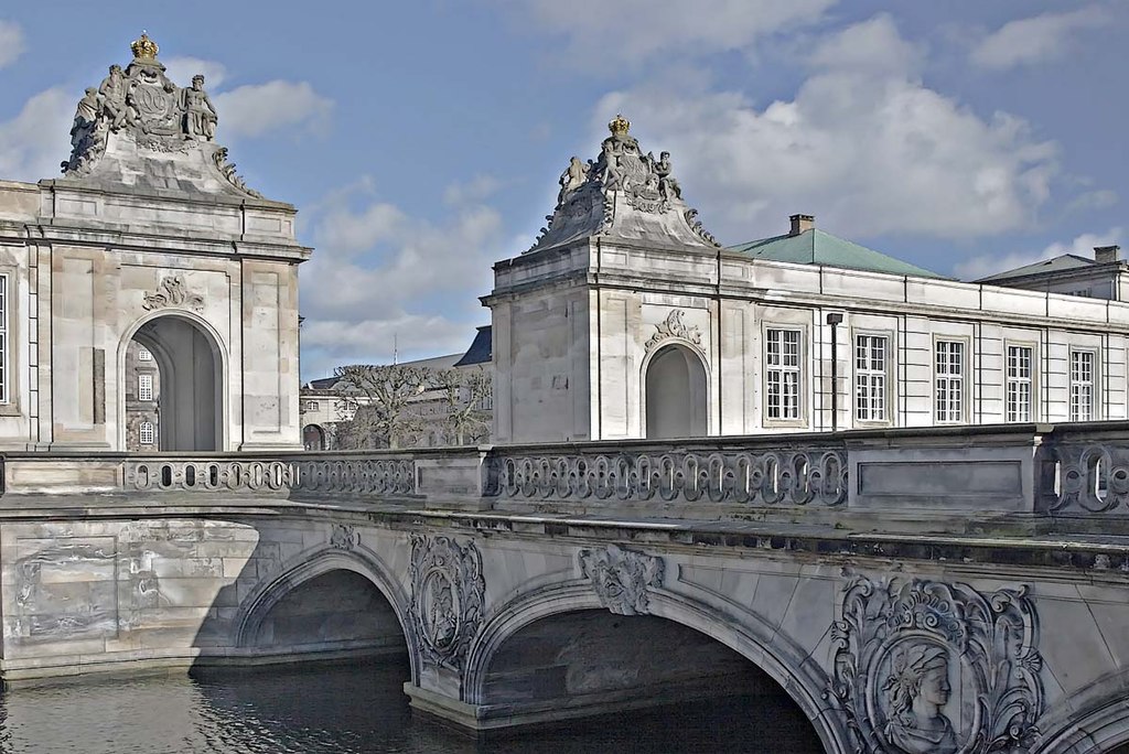The Marble Bridge is a piece of architecture from Copenhagen Castle that survived the 19th century fire that destroyed most of the Castle. 