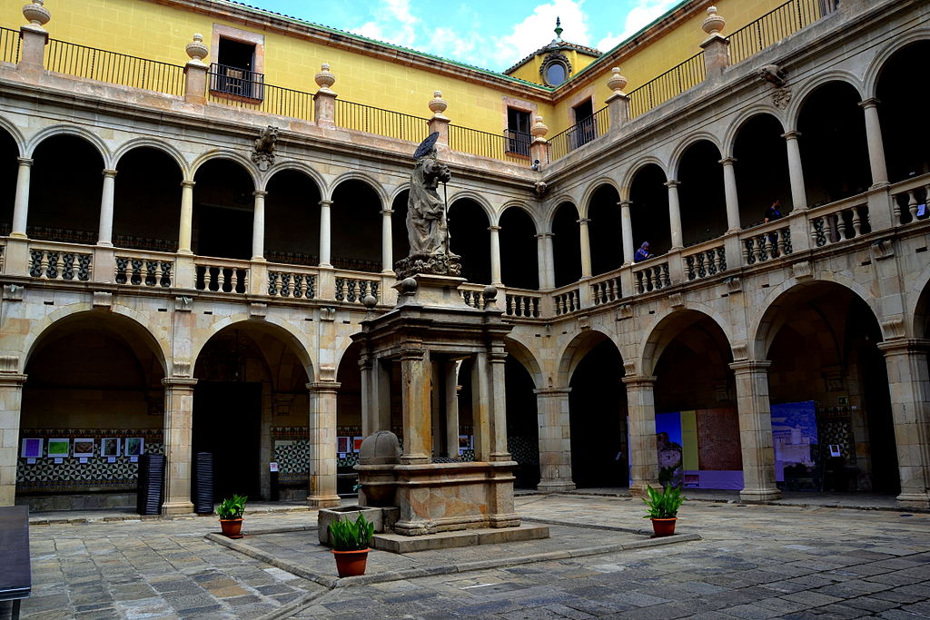 there are a few examples of Renaissance Architecture in Barcelona, including the Old Hospital de la Santa Creu.