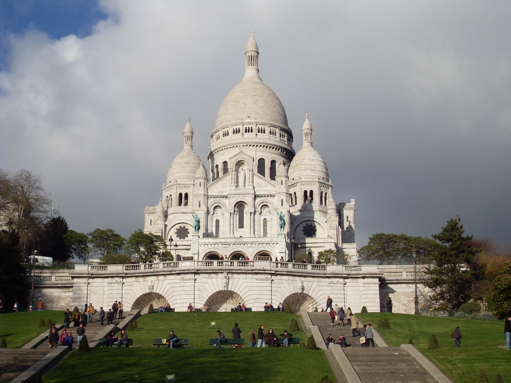 The Basilica of Sacré-Cœur is a great example of NeoByzantine Architecture and it's one of Paris' most Iconic Buildings. 