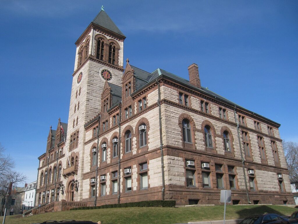 Cambridge City Hall is one of several examples of Romanesque Revival Architecture in Massachusetts. 