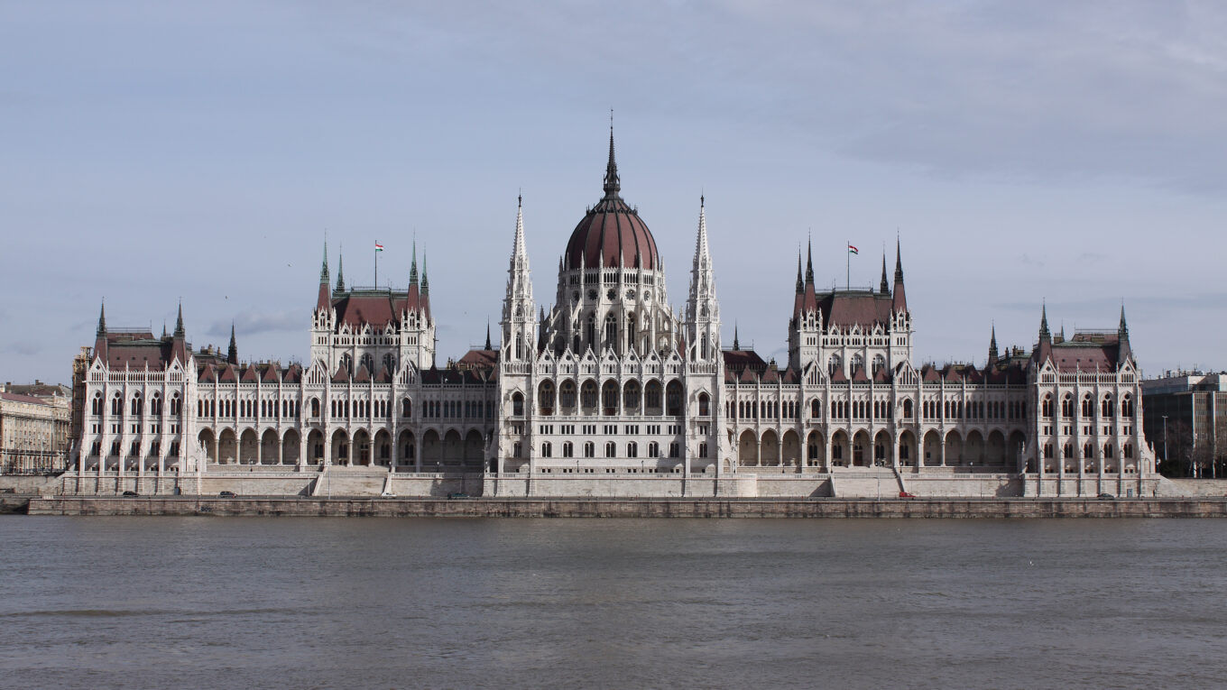Budapest.Parliament.05-open-h