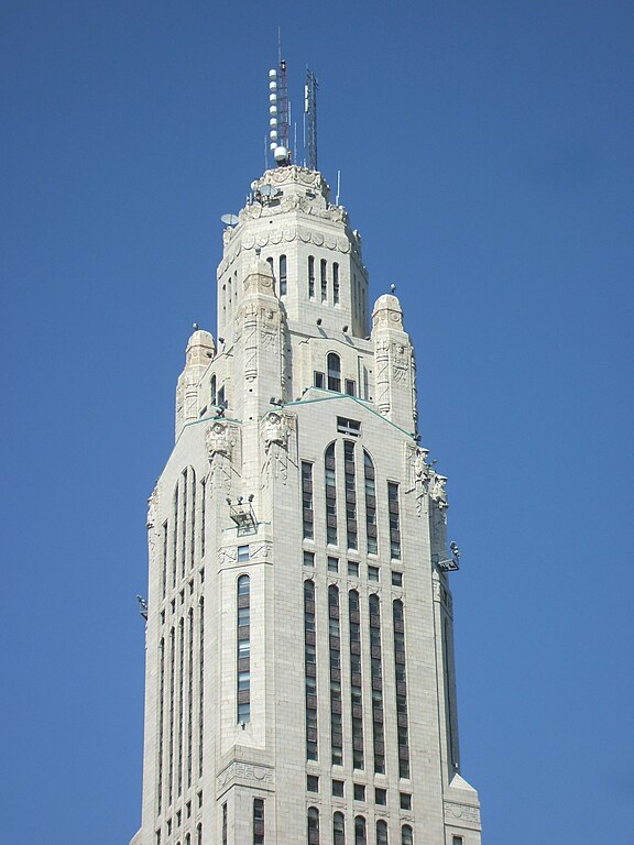 Leveque Tower is one of the many great Art Deco Skyscrapers located in the United States. 