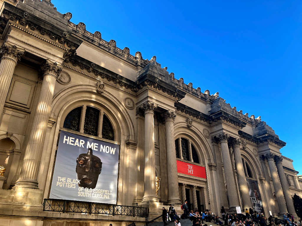 The MET is one of several works of Beaux Arts Architecture located in New York City.