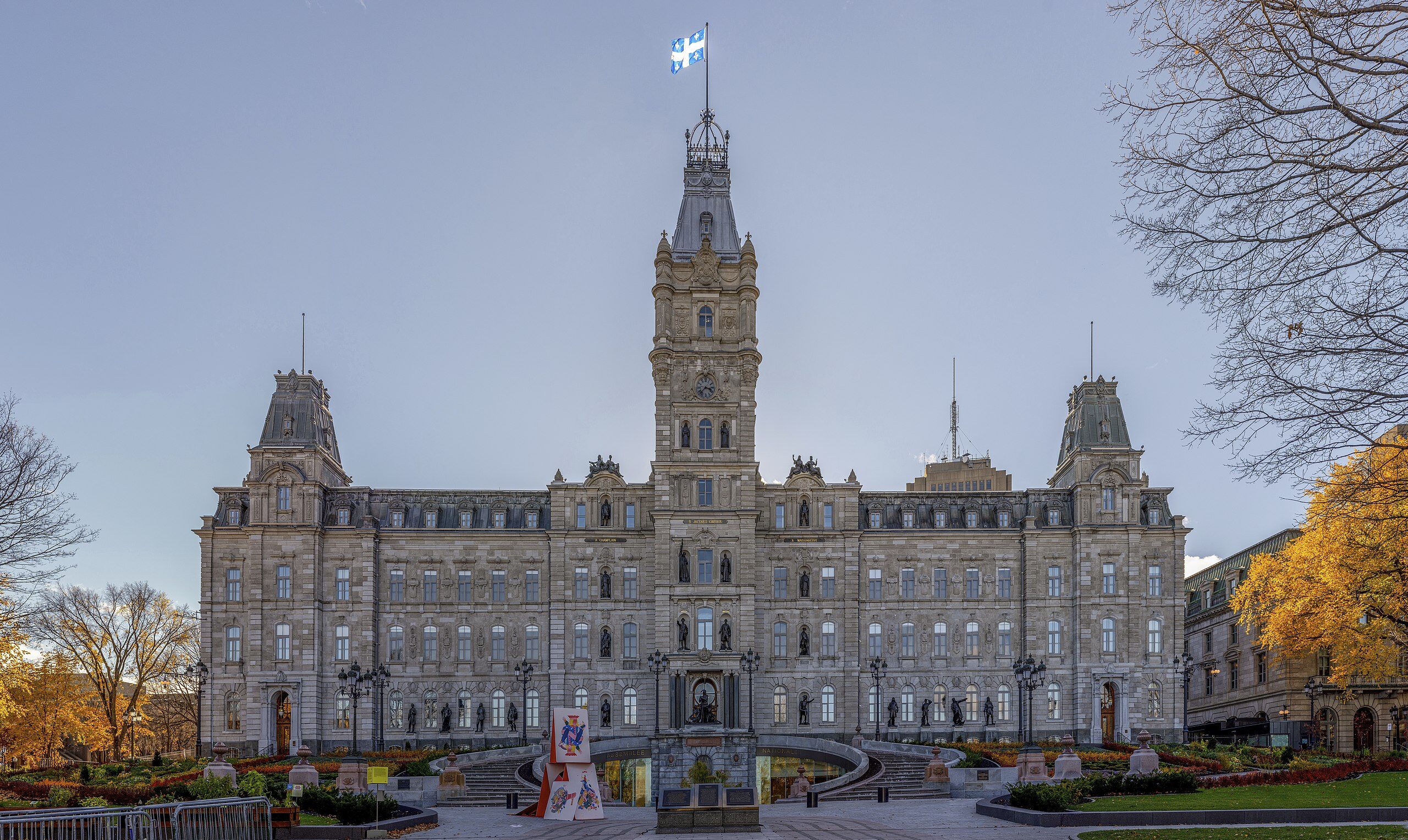 Quebec.City.Hall-open-l