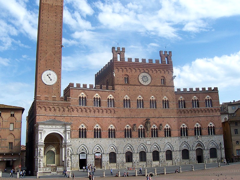 Siena contains almost no modern architecture, and it has a well preserved medieval historic center