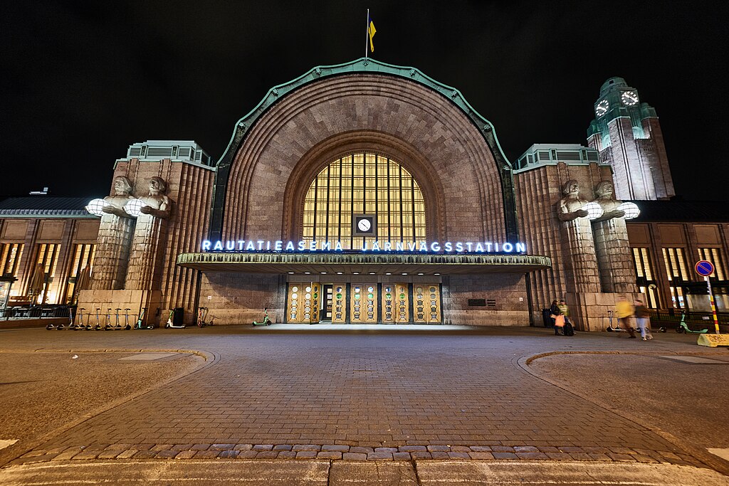 Helsinki Central Station is one of Europe's greatest examples of Art Deco Architecture. 