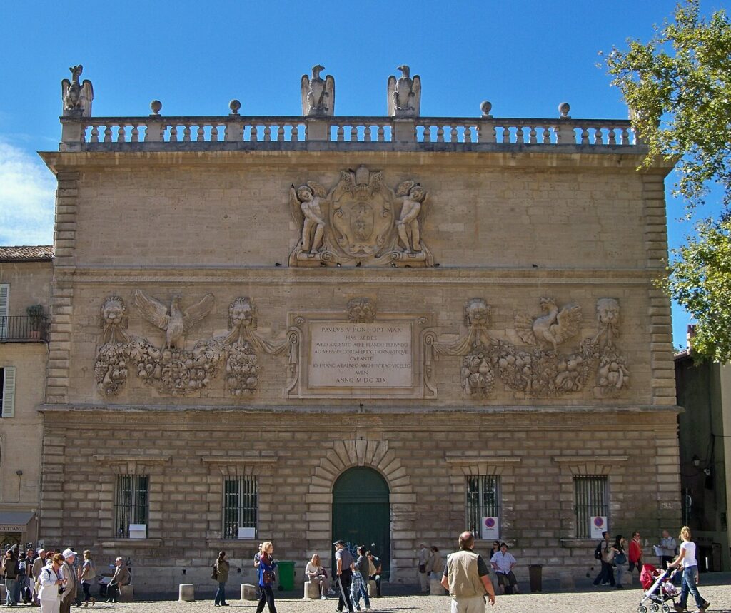 The Hôtel des Monnaiesis one of the greatest works of Renaissance Architecture in Avignon. 