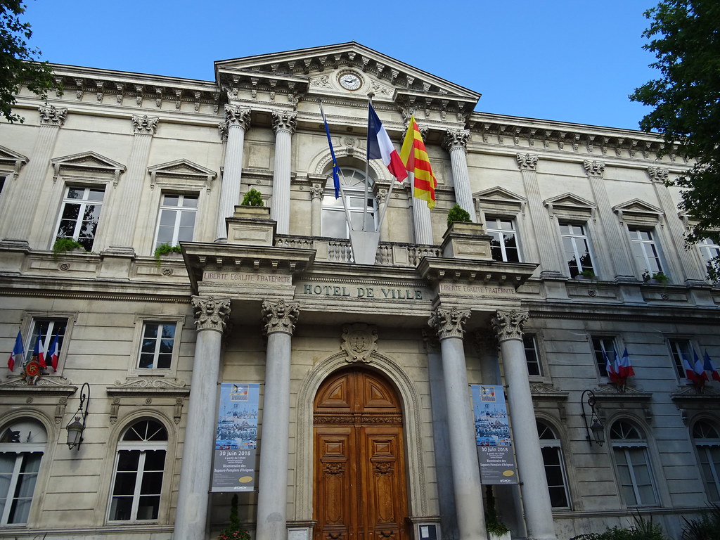 The Hotel de Ville is one of the greatest works of Neoclassical Architecture in Avignon. 