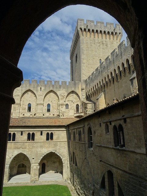 There are many works of Gothic Architecture within Avignon. 