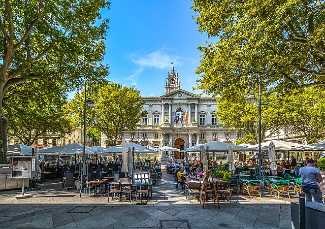 Place L’Horlogne is a notable public square in central Avignon. 