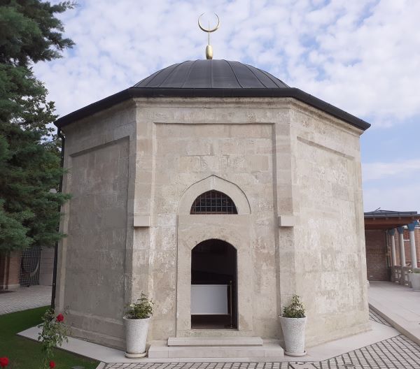 There are a few examples of Ottoman Architecture in Budapest, including the tomb of Gul Baba