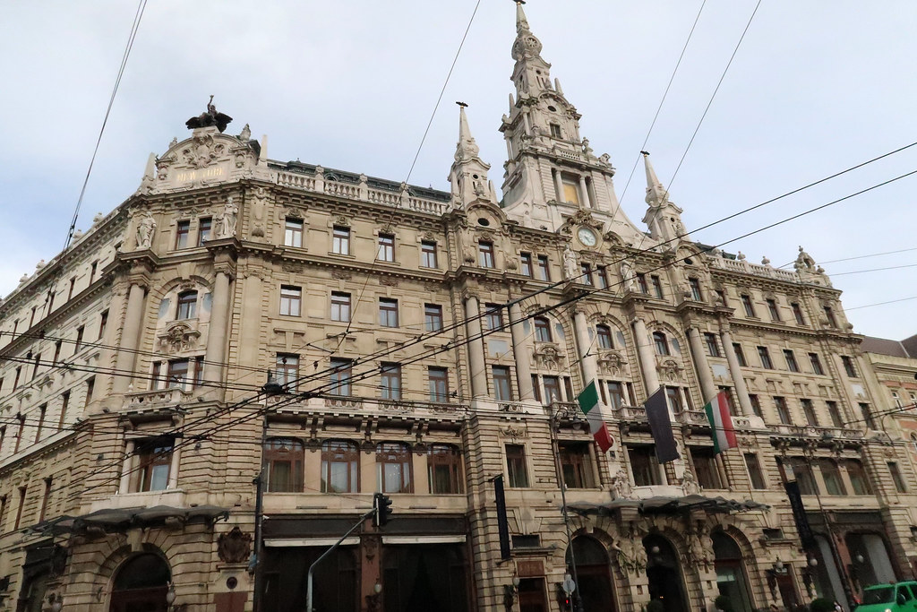 The New York Palace is one of the best examples of Art Nouveau Architecture in Budapest. 