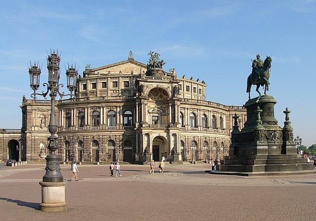 The Semperoper is a very impressive Opera House. 