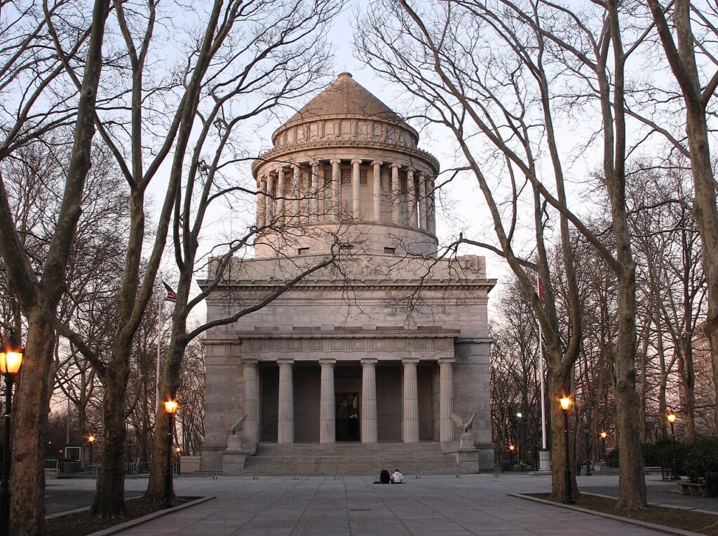 Grant's tomb is an amazing work of Neoclassical Architecture in New York City. 