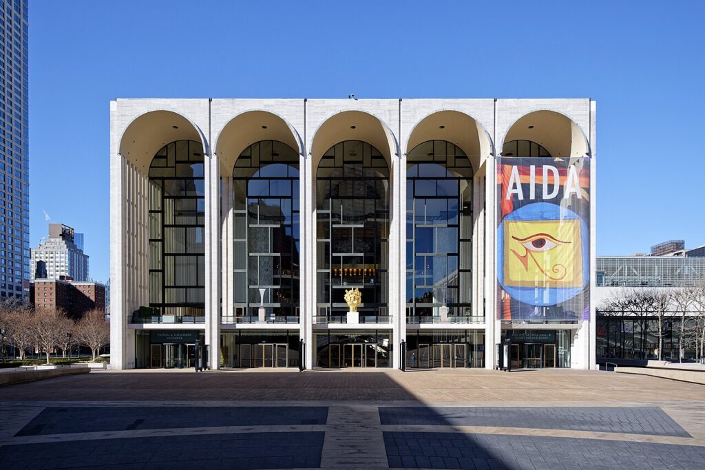 The Metropolitan Opera House in New York City is the world's largest Opera House. 