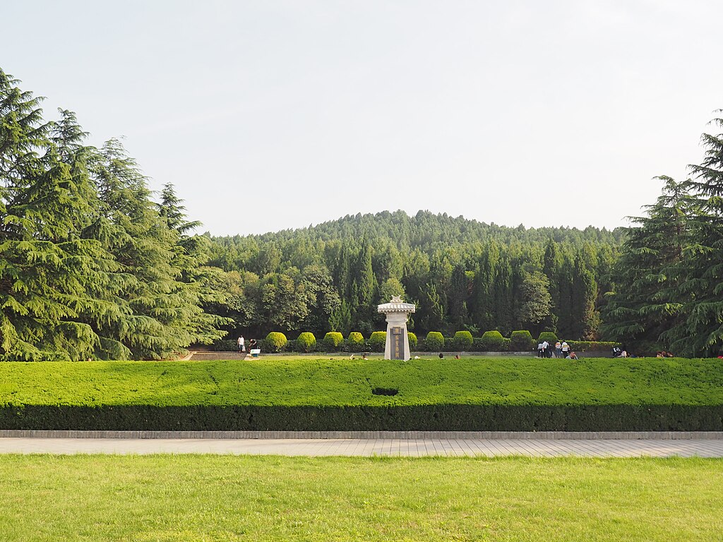 China's emperor Qin constructed one of the world's greatest tombs.