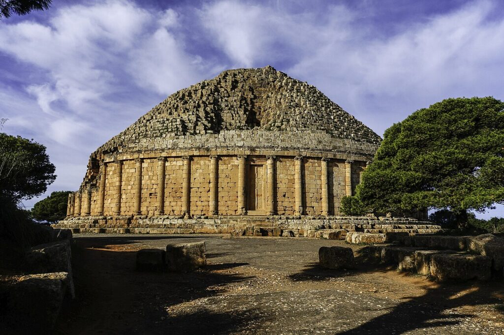 The Royal Tomb of Mauretania is a simple but imposing tomb located in North Africa. Its one of the world's greatest and most unique tombs. 